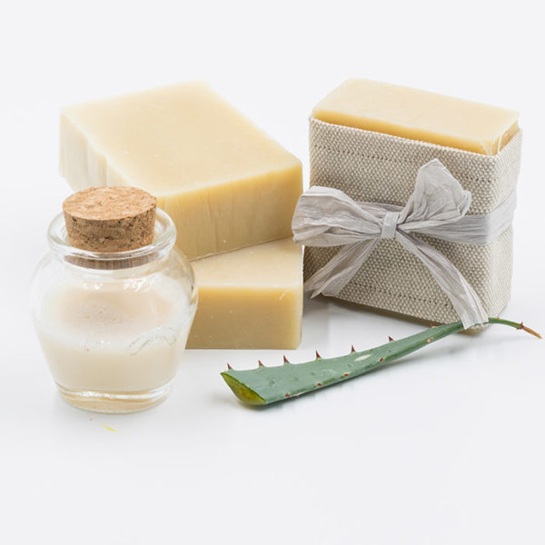 Savon naturel au lait d avoine, a l aloe vera et a l amande douce